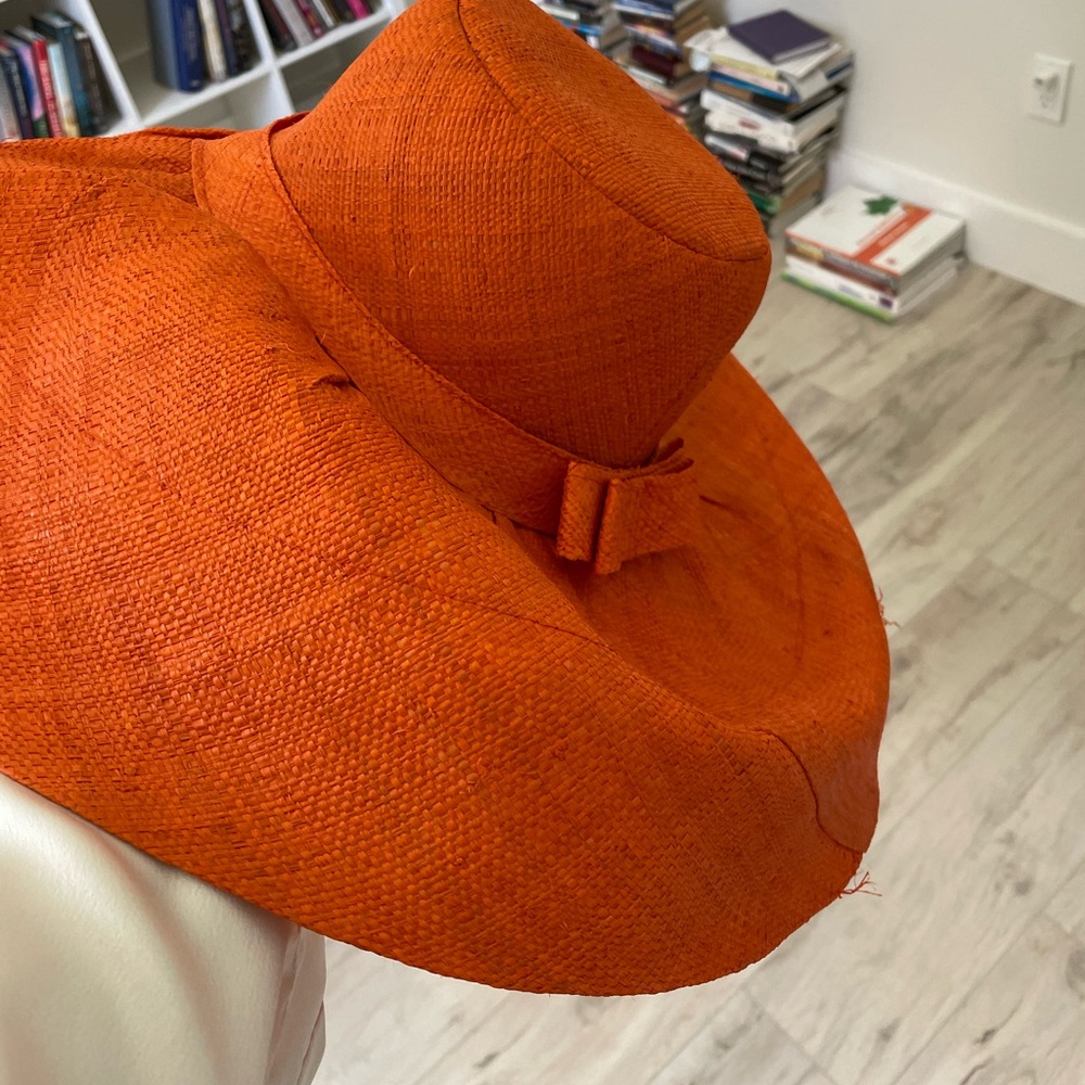 orange sun hat!